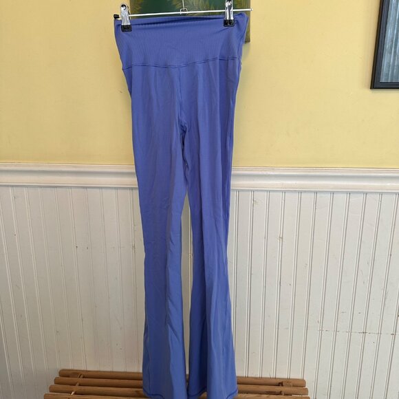 High-Waisted Flared Yoga Pants With Ribbed Waistband In Periwinkle Blue - Picture 3 of 9